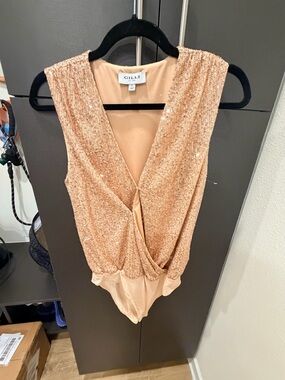 Gilli Rose Gold Sequin Draped V-Neck Bodysuit